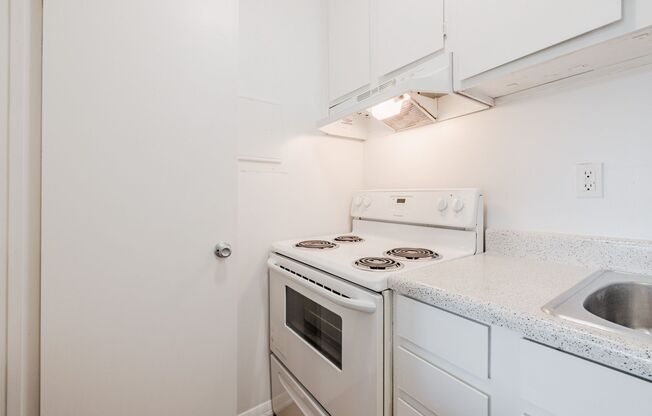 1 bed, 1 bath, 576 sqft, $1,175, Unit 2298-23