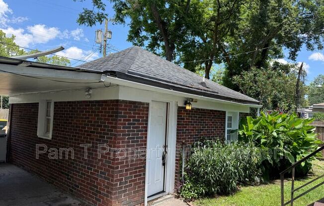 724 E 49 ST