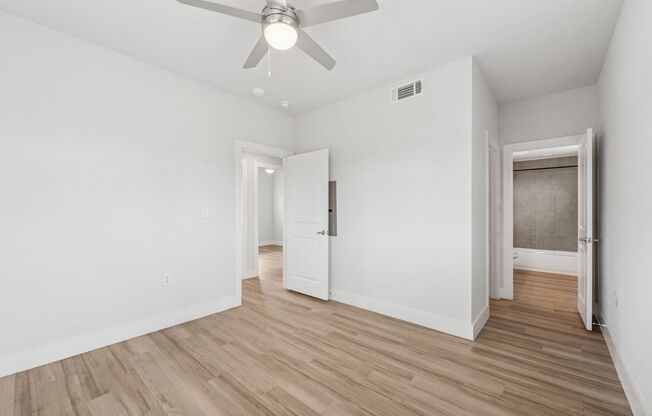 3 beds, 2 baths, 1,134 sqft, $1,595, Unit 914