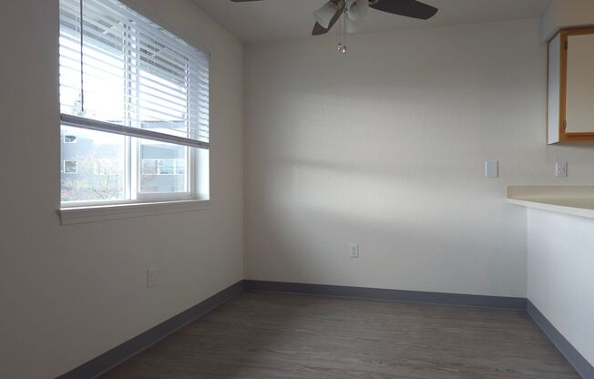 2 beds, 1 bath, 875 sqft, $1,295, Unit 127-55