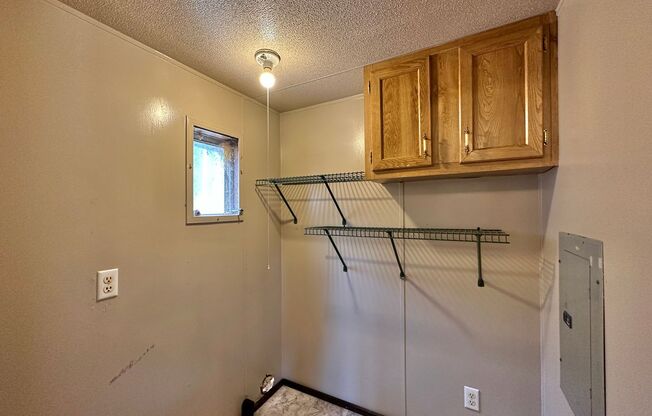 3 beds, 2 baths, $1,200