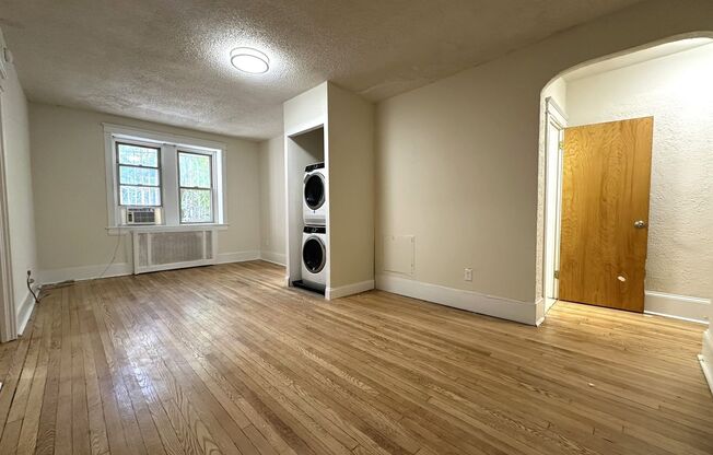 1 bed, 1 bath, 640 sqft, $1,140, Unit Apt 302