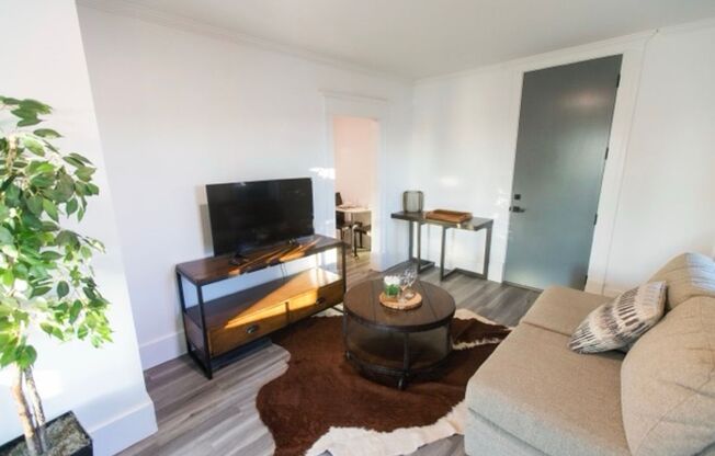 1 bed, 1 bath, 440 sqft, $2,695, Unit 6