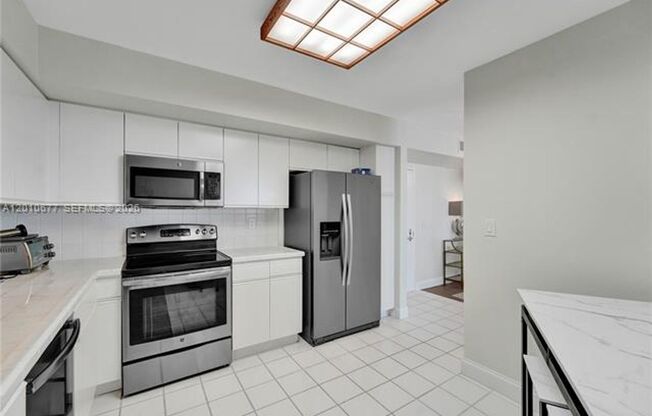 2 beds, 2 baths, $3,500, Unit # 3302