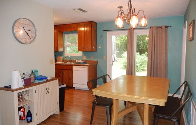 LOVELY 3/2 in Quiet NW Neigh w/ Fireplace, Large Yard, & Plank Vinyl Floors Throughout! $1650/month! Avail June 1st