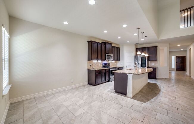 2999 sq ft 4 Bedroom 3.5 Bathroom 2 Story in Waterford Park!