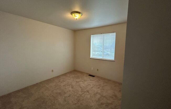 2 beds, 1 bath, $1,850, Unit Unit A