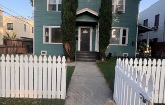 Chestnut St (3635)