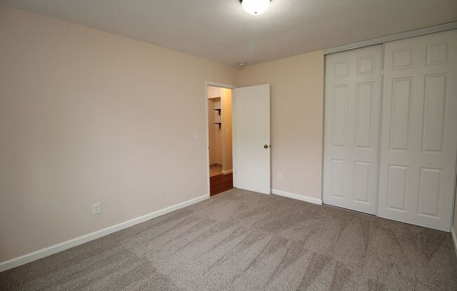 3 beds, 1 bath, $2,295