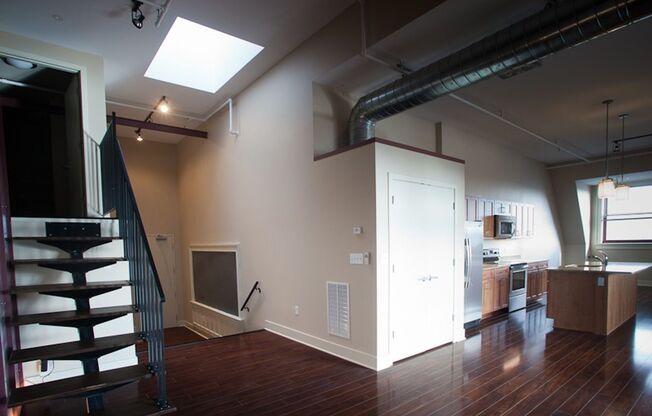 2 beds, 2 baths, 1,125 sqft, $2,660, Unit 402