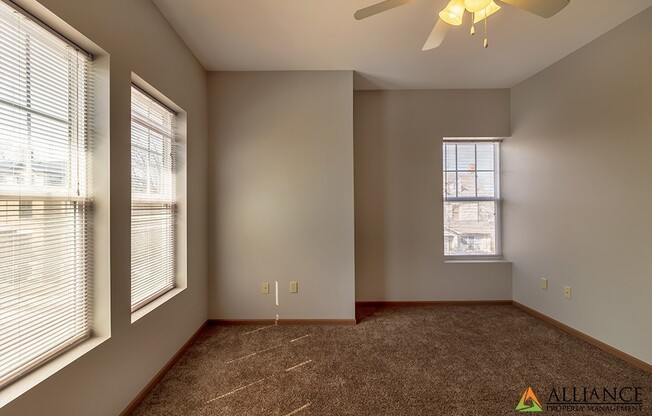 2 beds, 1 bath, 1,090 sqft, $1,080, Unit 304