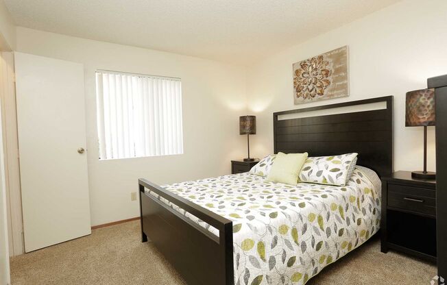 1 bed, 1 bath, 571 sqft, $905