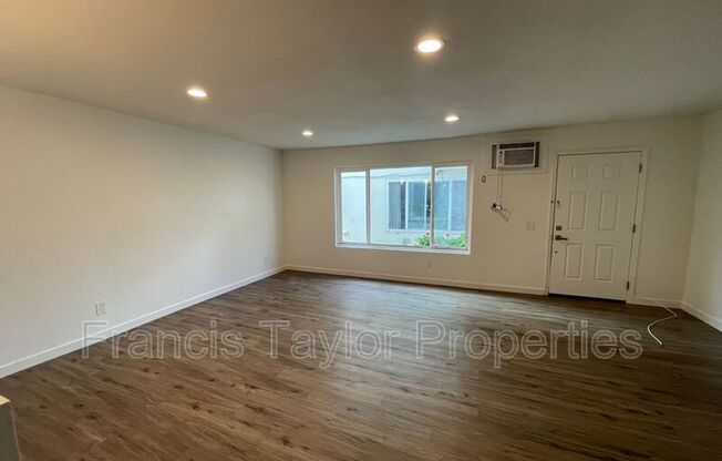 351 Lansing Circle