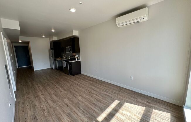 1 bed, 1 bath, 585 sqft, $2,199, Unit Unit 702