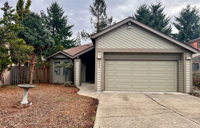 Spacious 3 BD/2BA Home Near Mt.Tabor w/2 Car Garage & W/D in Unit