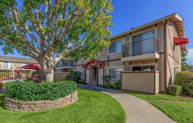 2 beds, 2 baths, $2,250, Unit 03