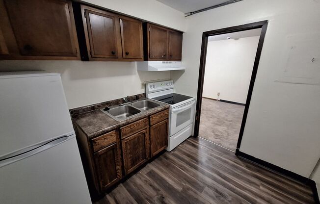 Studio, 1 bath, $490, Unit 03