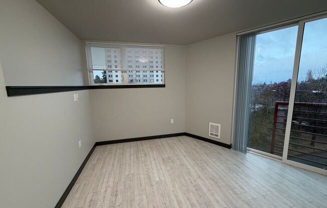 Studio, 1 bath, 297 sqft, $1,068, Unit 209