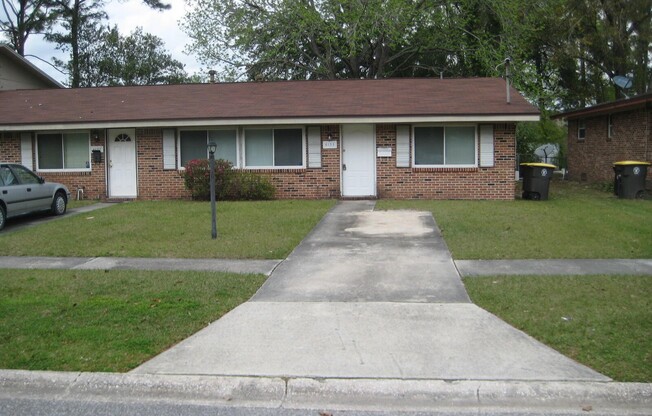 6135 LONGCHAMP DR