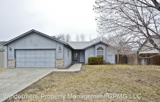 1302 E. Oakridge Dr.