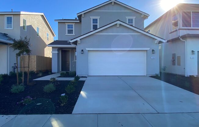 Newly Built in NW Visalia Available Now