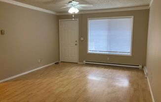 2 beds, 1 bath, $1,395, Unit 03