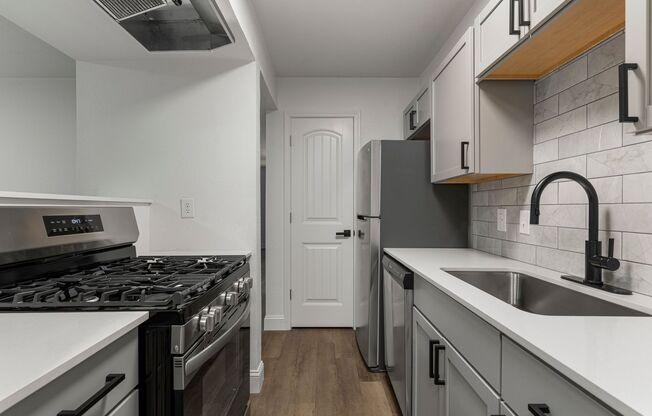 1 bed, 1 bath, 627 sqft, $979, Unit 738G