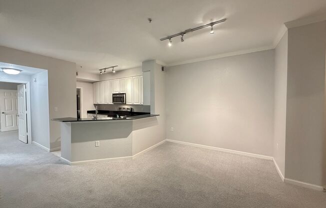 3 beds, 2 baths, $1,950, Unit UNIT 1724