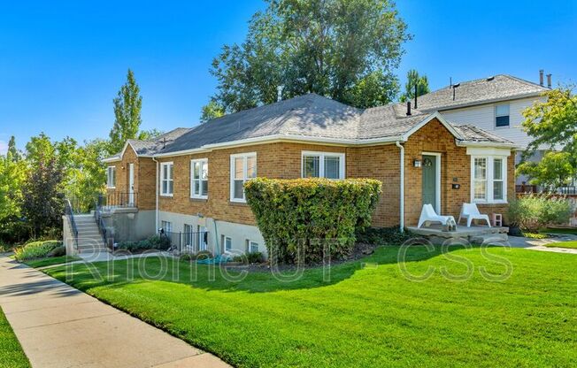 288 E 10 AVE