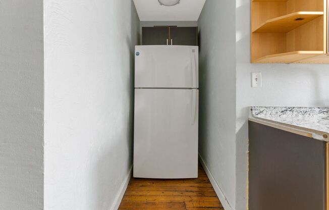 1 bed, 1 bath, 750 sqft, $1,350, Unit 5233 Butler Street 3rd Floor