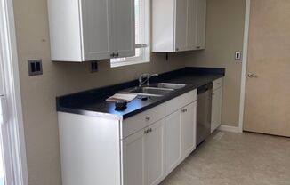 4 beds, 1 bath, $2,150