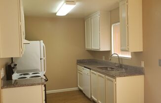3 beds, 2 baths, 1,152 sqft, $2,195, Unit 38