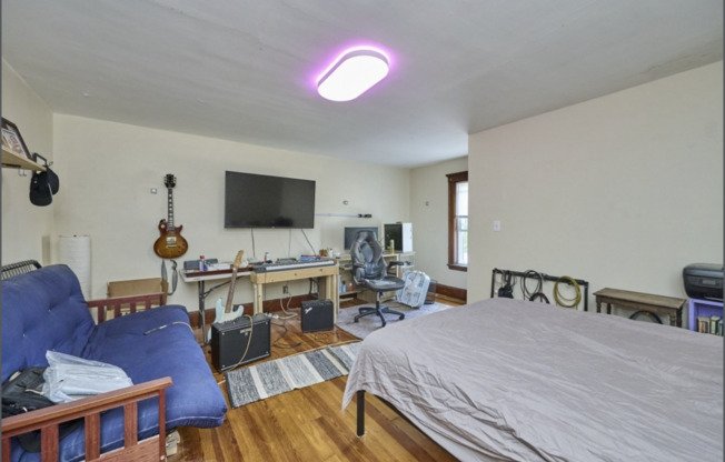 78 FELLSWAY W ST