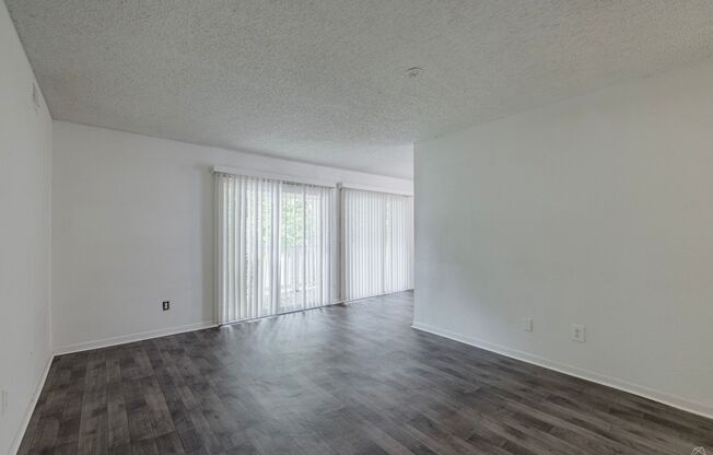 2 beds, 2 baths, 1,016 sqft, $1,150, Unit 2-05B