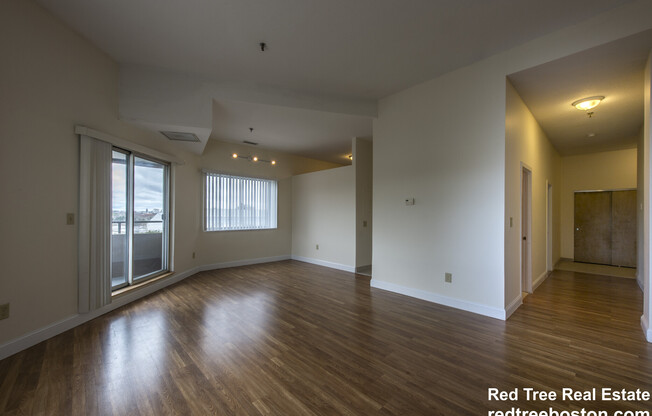 1079 Commonwealth Ave