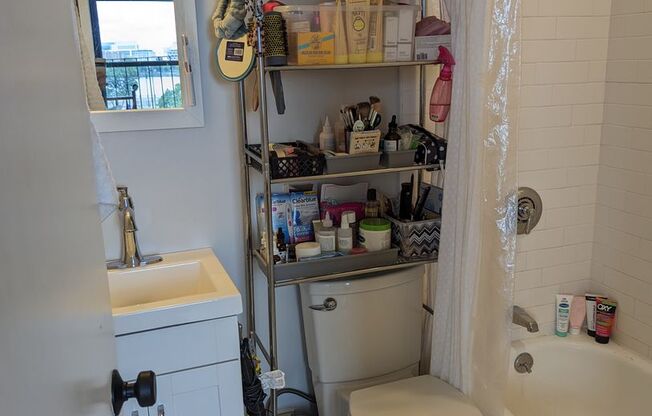 2 beds, 2 baths, $3,780, Unit 4A
