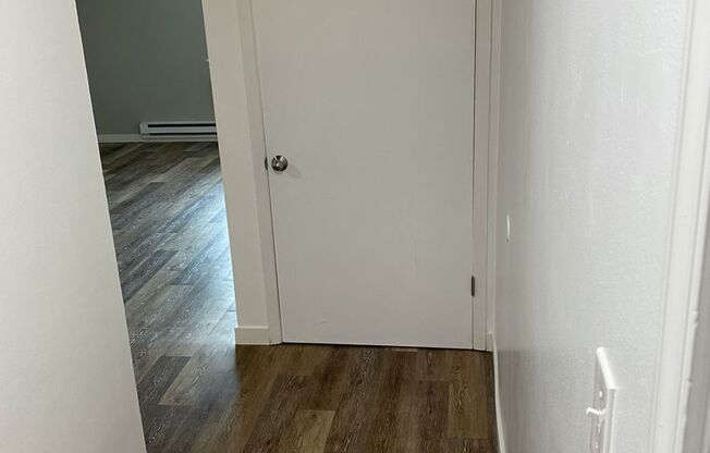 2 beds, 1 bath, 760 sqft, $1,100, Unit 31