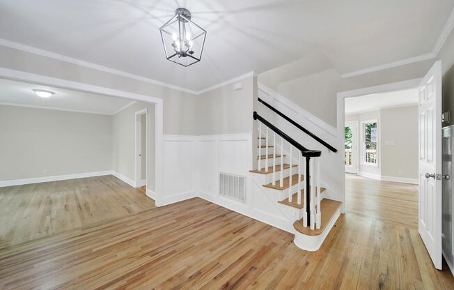 Beautiful Five Bed Three and Half Bath Home in Charlotte!