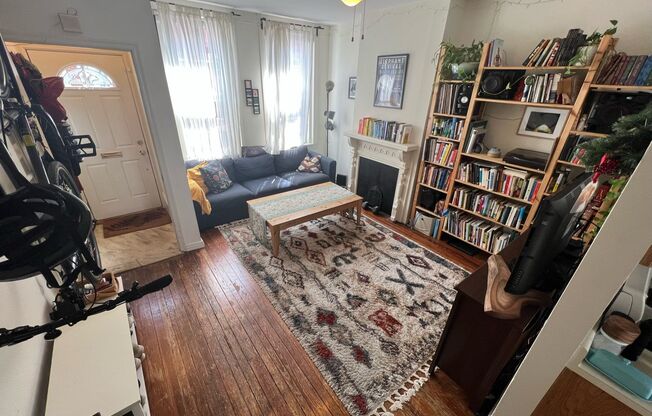 2BR HSE w/ HW Fl, W/D, Yard
