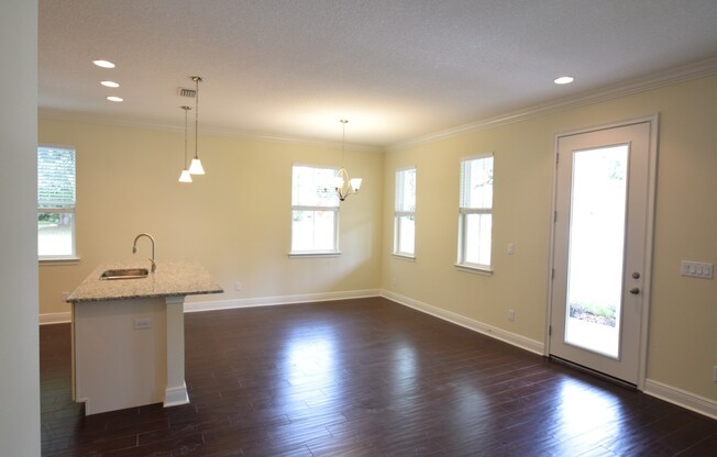 Beautiful  3 Bed 2.5 Bath Town Home in Orlando, FL! COLLEGE PARK!!!