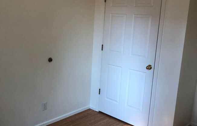 1 bed, 1 bath, $925, Unit 17