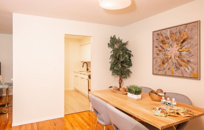2 beds, 1 bath, 730 sqft, $2,450