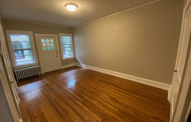 Studio, 1 bath, 550 sqft, $1,295, Unit 07