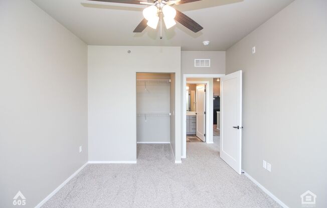 1 bed, 1 bath, 758 sqft, $1,145, Unit 5521-5235