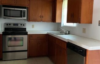 3 beds, 1 bath, $950