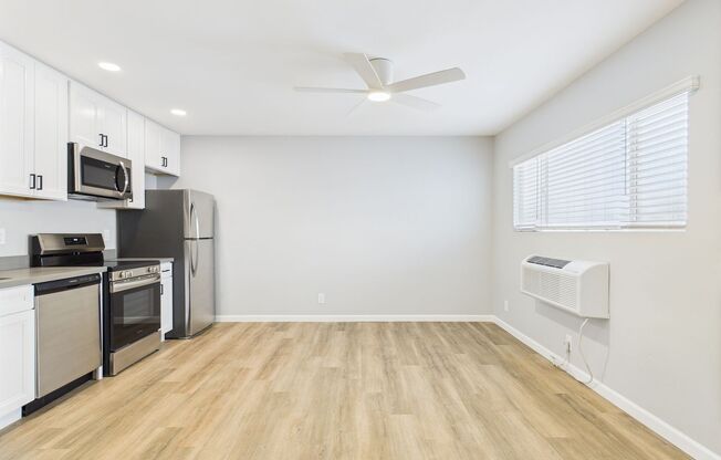 Newly renovated STUDIO in the heart of Pacific Beach! (a/c, w/d)