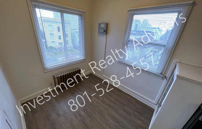 141 E 1 AVE