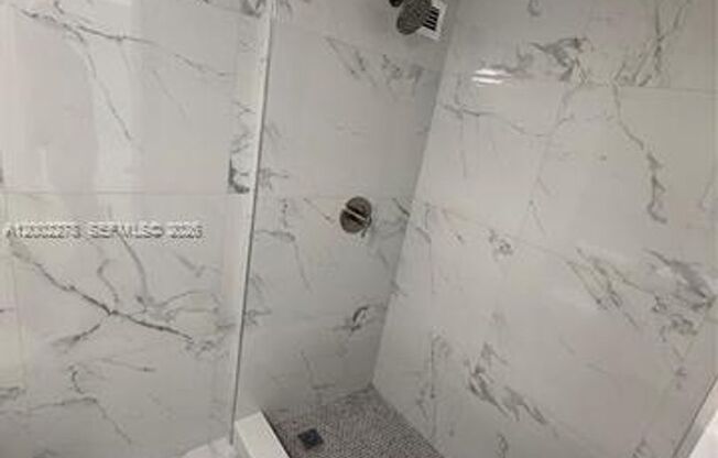 2 beds, 2 baths, 1,040 sqft, $3,600, Unit 5700 Collins Ave # 15H