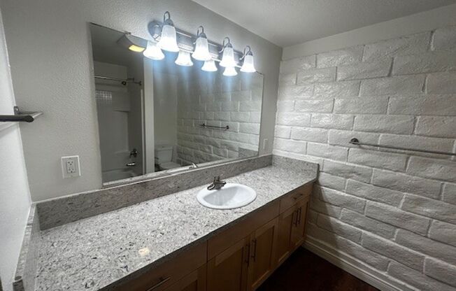 1 bed, 1 bath, 750 sqft, $2,345, Unit F2