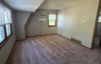 1 bed, 1 bath, $650, Unit 517 N 2nd St #4